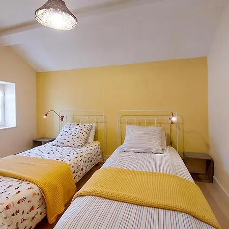 Feriehus 2 Bedroom Stunning In