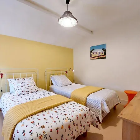 2 Bedroom Stunning In Feriehus Nanteuil-en-Vallée